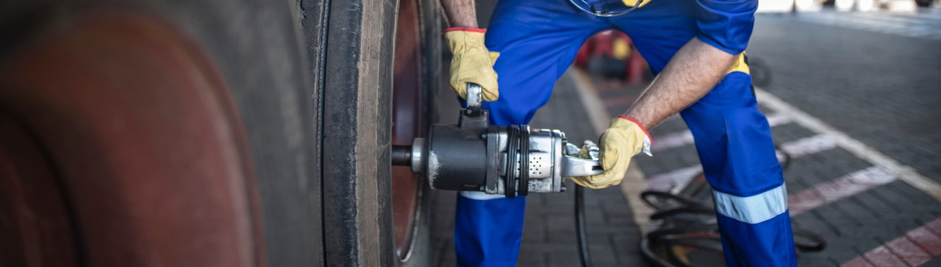 Commercial truck roadside assistance